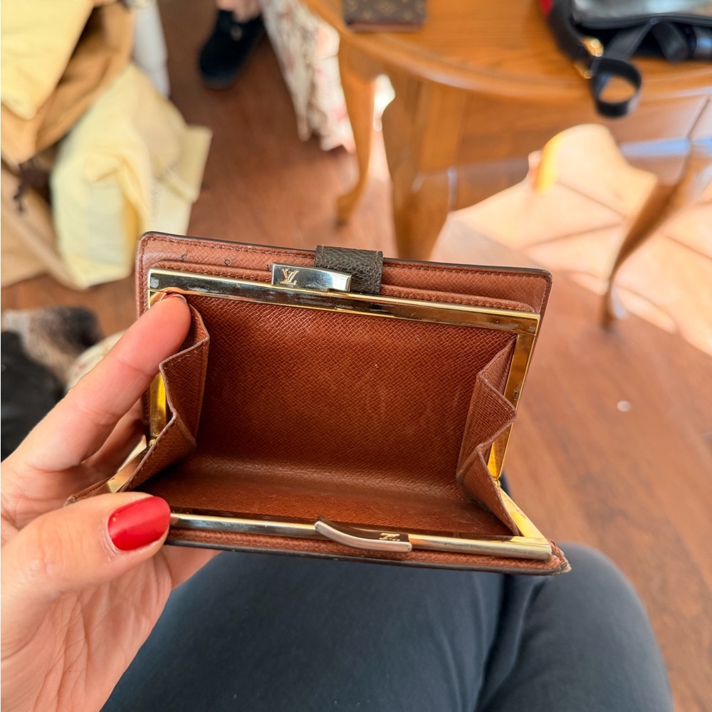 Louis Vuitton Brown and Gold Monogram Card wallet - Picture 5 of 7